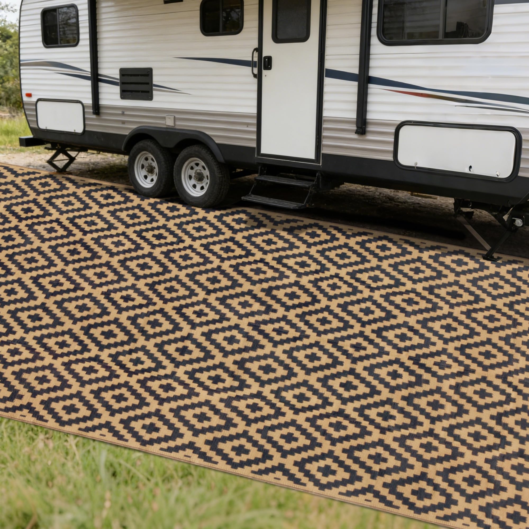 SAND MINE Waterproof Outdoor Rug 5x8 ft, Plastic Reversible Rug, Modern Area Rug, Large Floor Mat for Outdoors, RV, Patio, Backyard, Deck, Picnic, Beach, Camping, Black & Beige